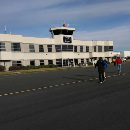 Снимок сделан в Concord Regional Airport (JQF) пользователем Justin K. 2/22/2014