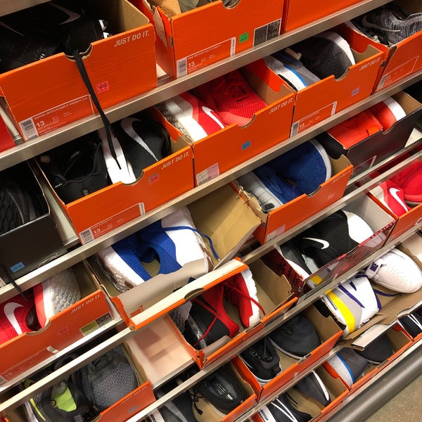 Nike outlet on 87 2025