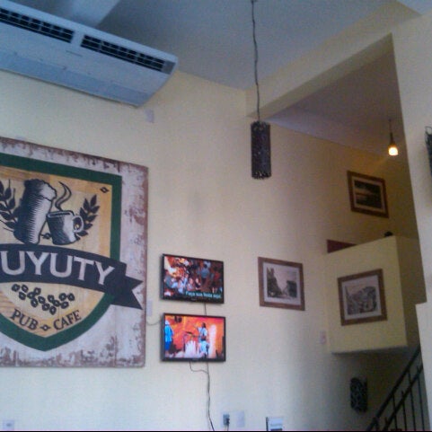 Снимок сделан в Tuyuty Pub Café пользователем Juliano A. 12/15/2012