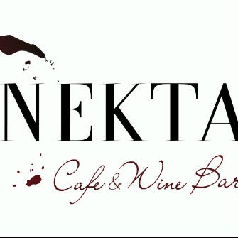 Снимок сделан в Nektar Cafe &amp; Wine Bar пользователем Bulut K. 9/22/2012