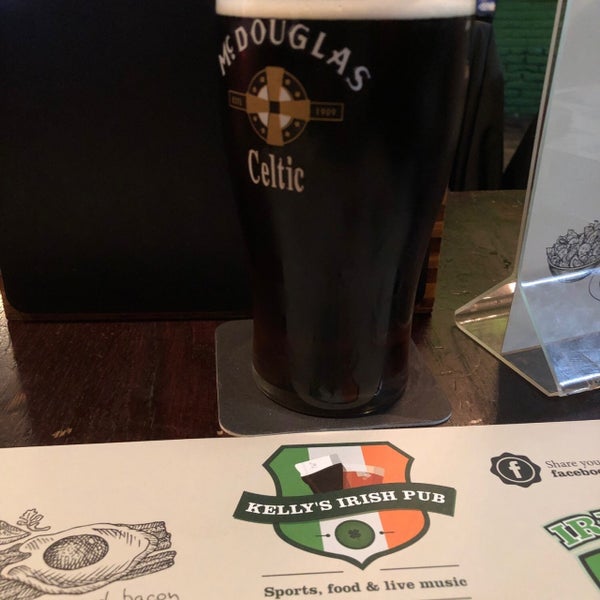 Foto diambil di Kelly&#39;s Irish Pub oleh Sonnetje pada 5/5/2019