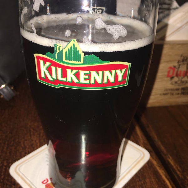 Foto diambil di Kelly&#39;s Irish Pub oleh Sonnetje pada 2/28/2018