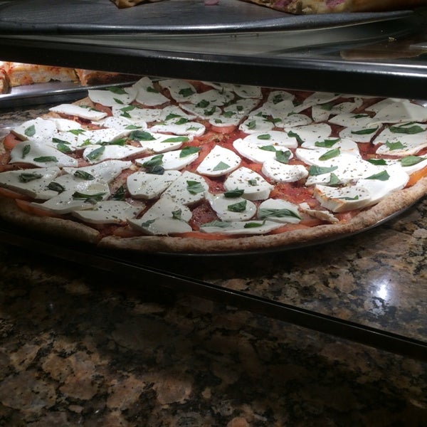 1/5/2014 tarihinde One S.ziyaretçi tarafından Pizza Park'de çekilen fotoğraf