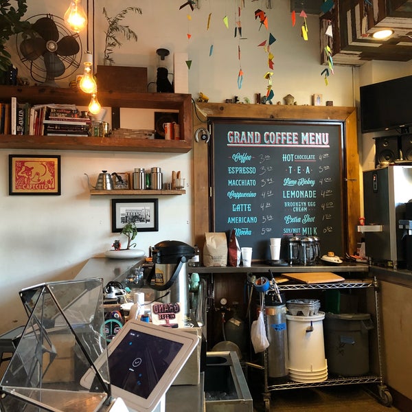 2/19/2018 tarihinde Ameliaziyaretçi tarafından Grand Coffee'de çekilen fotoğraf