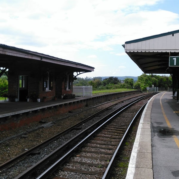 Brading Railway Station (BDN) Station Road