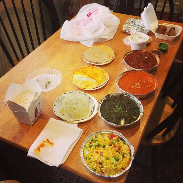 Das Foto wurde bei India&#39;s Tandoori Halal Restaurant von Jordan R. am 7/10/2013 aufgenommen