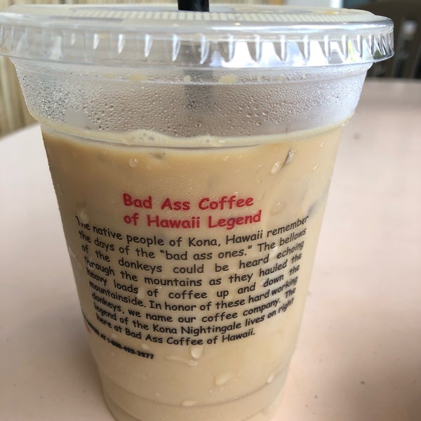 Photo taken at Bad Ass Coffee of Hawaii by Hsiao-Wei C. on 8/5/2018