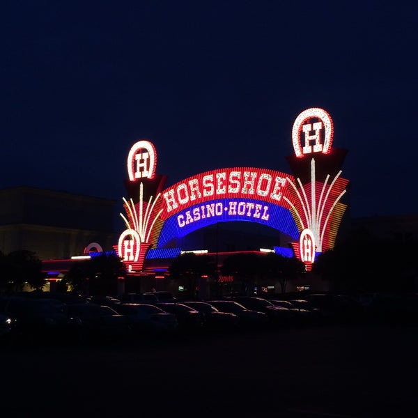 Снимок сделан в Horseshoe Casino and Hotel пользователем Connie B. 10/3/2015