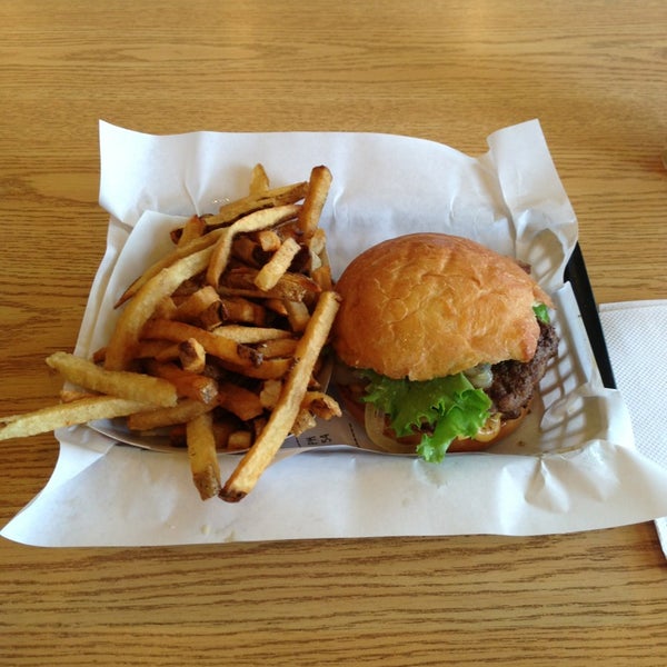 Brown Bag Burgers 25853 Brookpark Rd