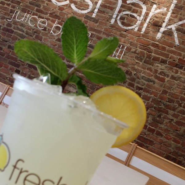 definitely a ginger - mint - lemonade day today! #freshark #rightineverybite #juicebar # cleaneating #chefmode #healthychoices #wellness ...