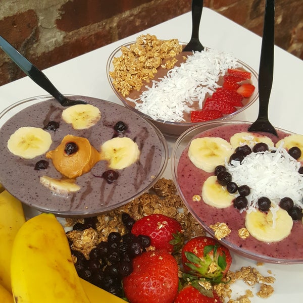 acai bowls are the perfect Monday munch  #freshark #rightineverybite #juicebar # cleaneating #chefmode #healthychoices #wellness #instago...