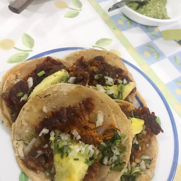 El Fogón Zona Esmeralda Local de tacos