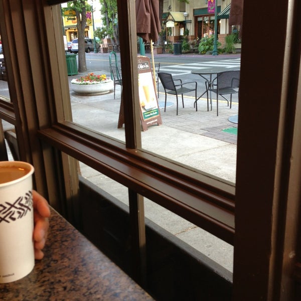 5/23/2013에 Jill L.님이 Peet&#39;s Coffee &amp; Tea에서 찍은 사진