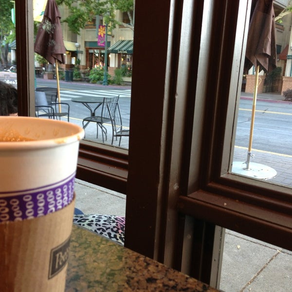 5/20/2013에 Jill L.님이 Peet&#39;s Coffee &amp; Tea에서 찍은 사진