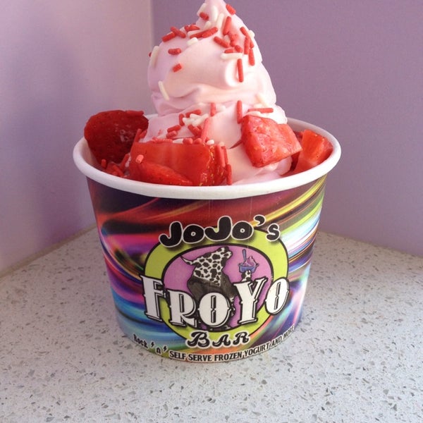 Photo taken at JoJo&#39;s FroYo Bar by Alyssa C. on 2/15/2014