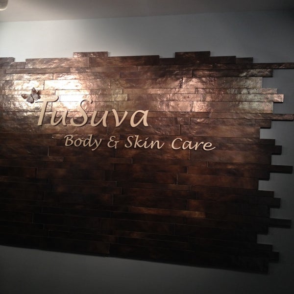 11/25/2013에 Margaret B.님이 TuSuva Body &amp; Skin Care에서 찍은 사진