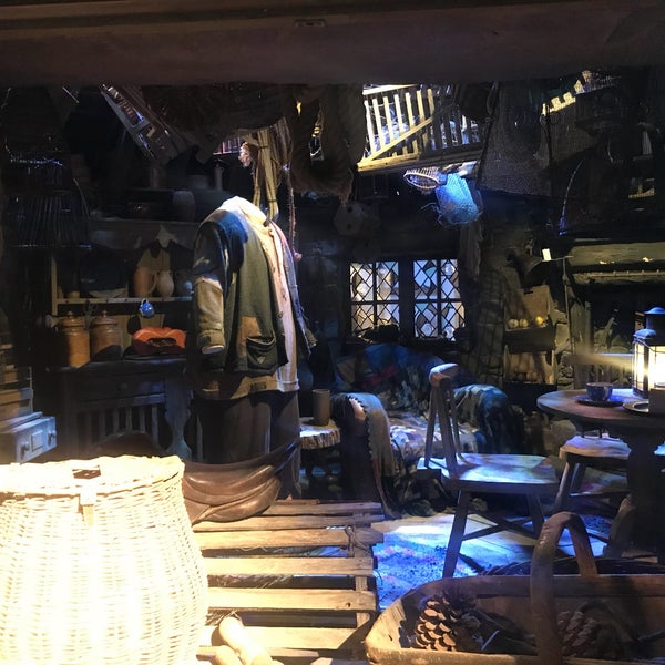 Foto tirada no(a) Hagrid&#39;s Hut por Stephen D. em 12/3/2017