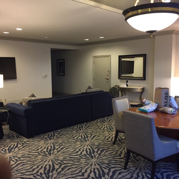 4/19/2018 tarihinde Ce M.ziyaretçi tarafından Hilton'de çekilen fotoğraf