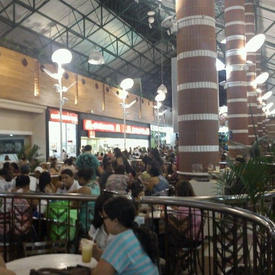 5/6/2012 tarihinde Rodrigo V.ziyaretçi tarafından Shopping Vale do Aço'de çekilen fotoğraf