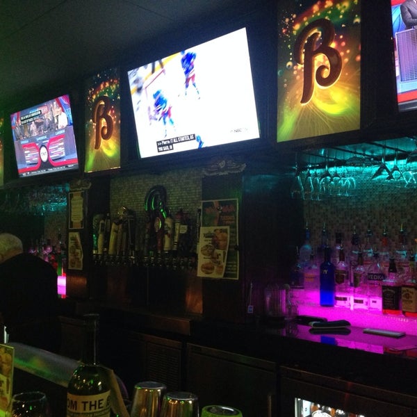 5/8/2014에 Izzy G.님이 Bennigan&#39;s Bar &amp; Grill에서 찍은 사진