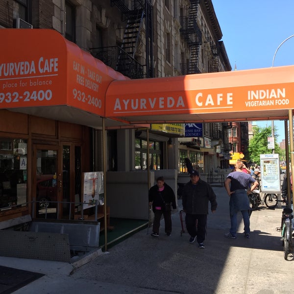 Foto diambil di Ayurveda Cafe oleh Dennis J. pada 5/23/2015