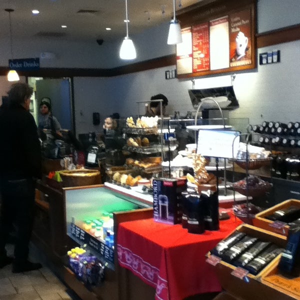 Photo taken at Peet&#39;s Coffee by Alina N. on 12/31/2012