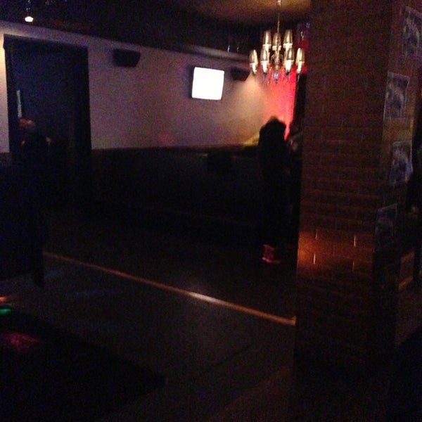 Foto tirada no(a) Downtown Bar &amp; Lounge por Blah B. em 2/23/2013