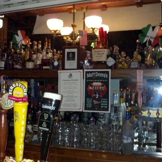 11/7/2012 tarihinde Kelley M.ziyaretçi tarafından Matt Denny&#39;s Ale House Restaurant'de çekilen fotoğraf