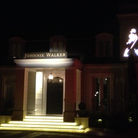 Foto diambil di House of Walker LA oleh David R. pada 10/18/2012
