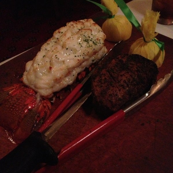 5/29/2013 tarihinde Missy M.ziyaretçi tarafından Christner&#39;s Prime Steak &amp; Lobster'de çekilen fotoğraf