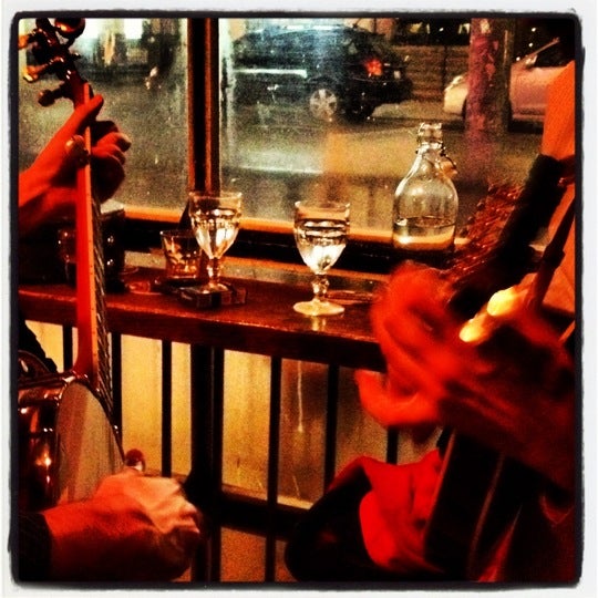 Foto tirada no(a) Castro&#39;s Lounge por Jef H. em 11/8/2012