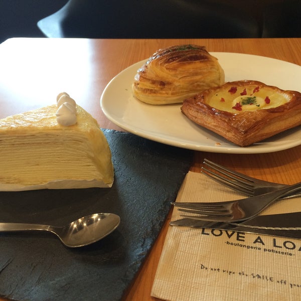Photo taken at Love A Loaf Bakery &amp; Café by Hui.H on 10/9/2015
