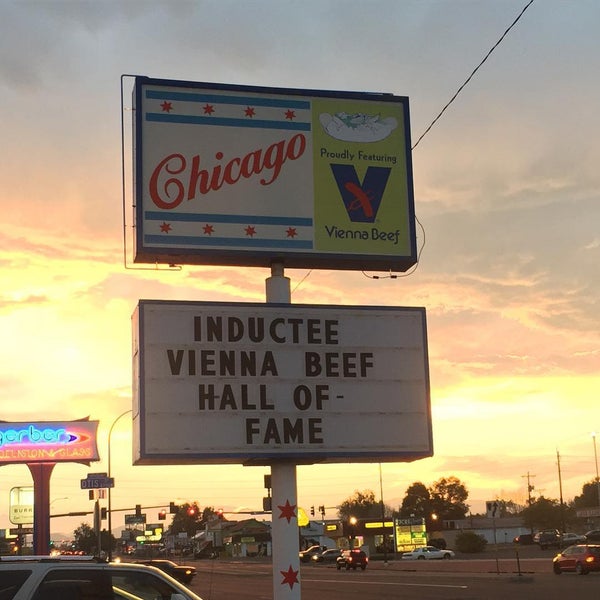 8/22/2015 tarihinde Kevin P.ziyaretçi tarafından Chicago Style Beef &amp; Dogs'de çekilen fotoğraf