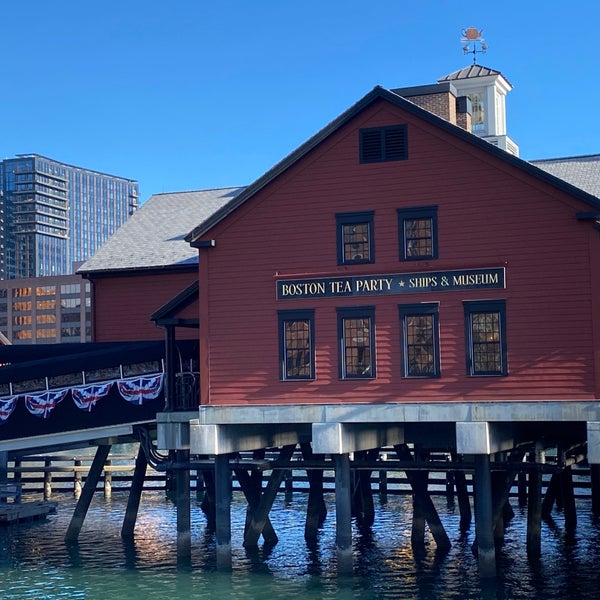 Foto diambil di Boston Tea Party Ships and Museum oleh Tyler S. pada 11/29/2020