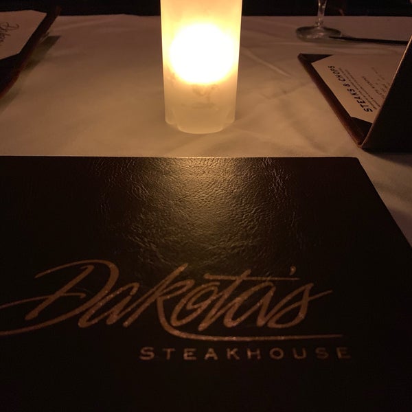 Foto scattata a Dakota&#39;s Steakhouse da Darren C. il 2/20/2019