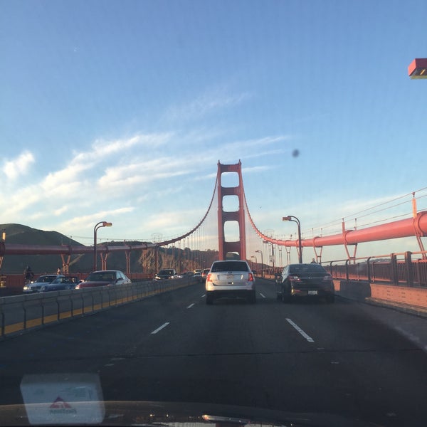 Foto tirada no(a) Ponte Golden Gate por Trigby P. em 2/28/2016