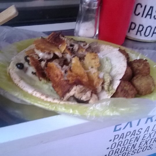 Foto scattata a Kebabs El Sordo da Omar R. il 3/4/2014