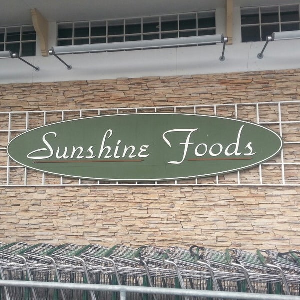 Das Foto wurde bei Sunshine Foods von Shawn S. am 3/30/2013 aufgenommen