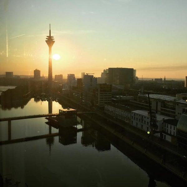 Das Foto wurde bei INNSIDE Düsseldorf Hafen von Karsten M. am 8/2/2015 aufgenommen