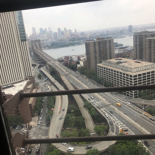 Foto scattata a Manhattan Municipal Building da J B. il 8/13/2019