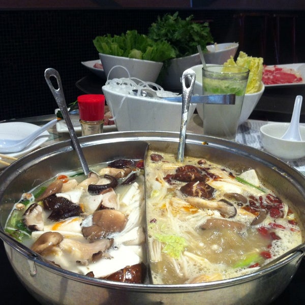 Photo taken at Happy Lamb Hot Pot, Houston Westheimer 快乐小羊 by Tracy L. on 3/30/2013