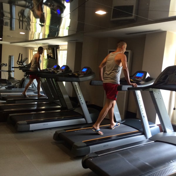 Фитнес донна. Alva Donna фитнес. Alva Оренбург клуб. Club Donna Арена. Донна фитнес клуб душ.