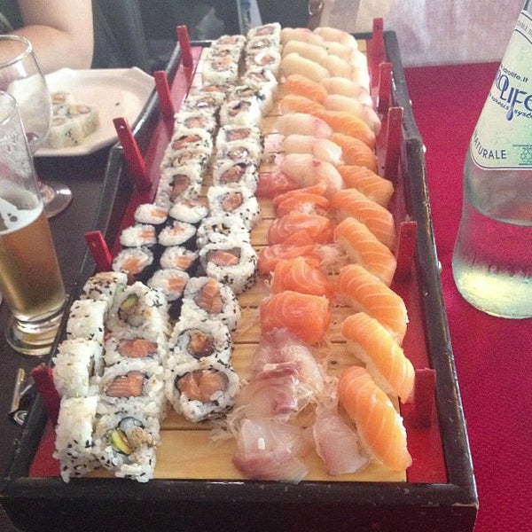 Foto scattata a Sushi 189 da Camilla 👑 Y. il 7/18/2013