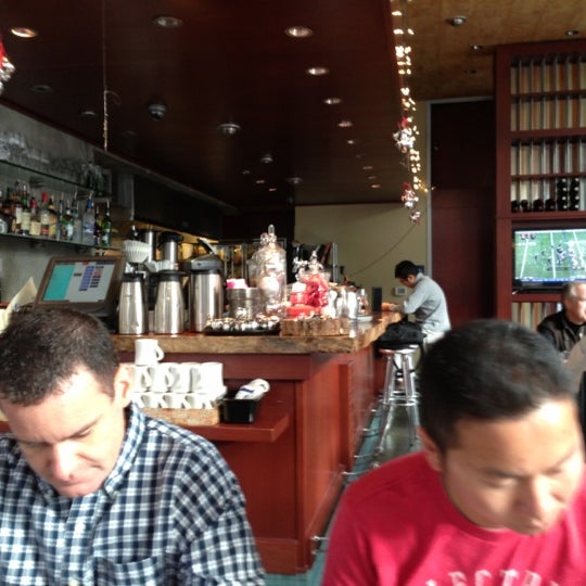 11/25/2012 tarihinde Richard W.ziyaretçi tarafından Isabel Restaurant'de çekilen fotoğraf