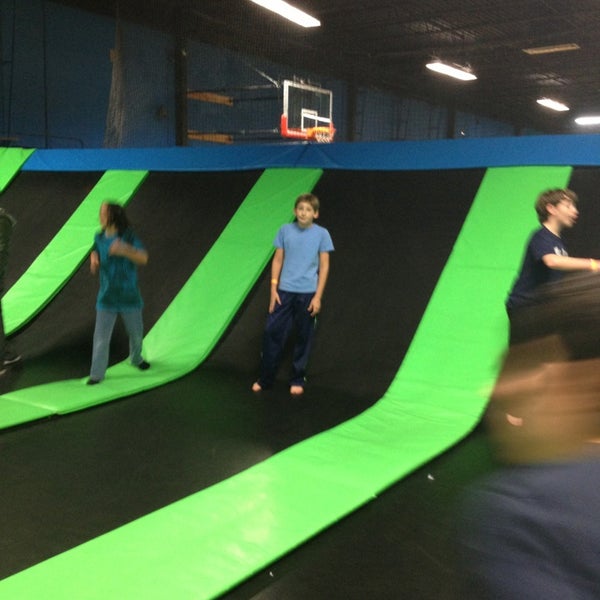 Photo taken at Bounce Trampoline Sports by Mandy E. on 1/1/2013