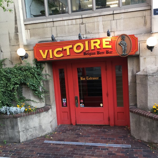 Photo taken at Victoire: A Belgian Beer Bar &amp; Bistro by dOn luzecky™ :. on 9/19/2017