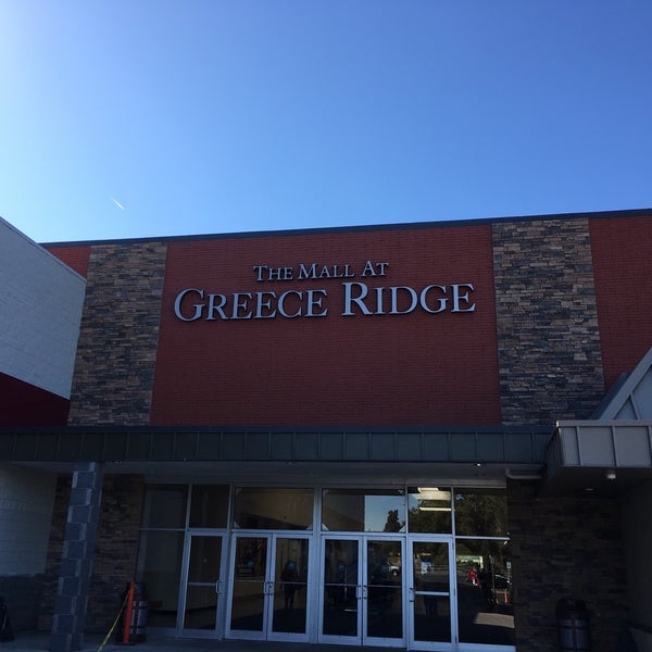 รูปภาพถ่ายที่ The Mall at Greece Ridge Center โดย dOn luzecky™ :. เมื่อ 10/3/2017