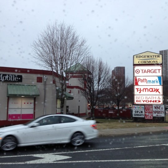 Edgewater Commons New River Rd