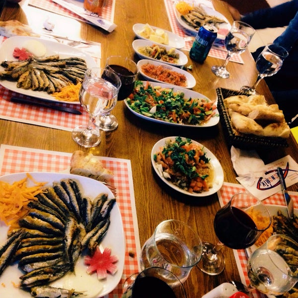 Foto scattata a Ekonomik Balık Restaurant Avanos da Beyza Ö. il 10/17/2016
