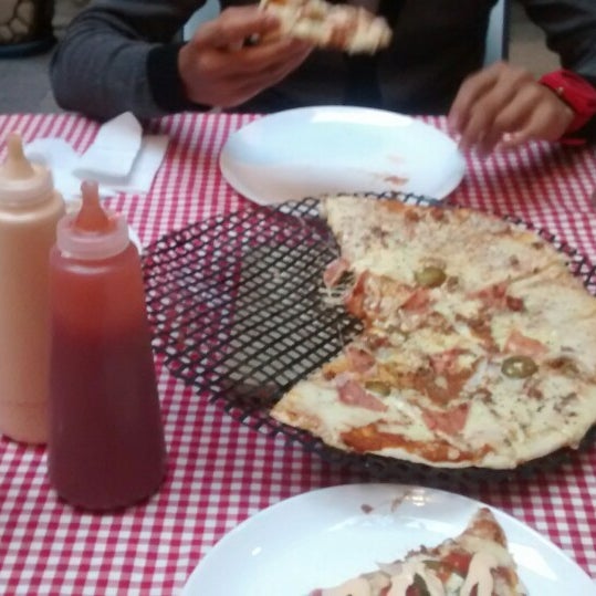 2/19/2015 tarihinde Pepe R.ziyaretçi tarafından Pizza ilimitada'de çekilen fotoğraf